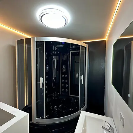 Appartamento Ammg Tour - Prestige | Jacuzzi & Balcon Calais